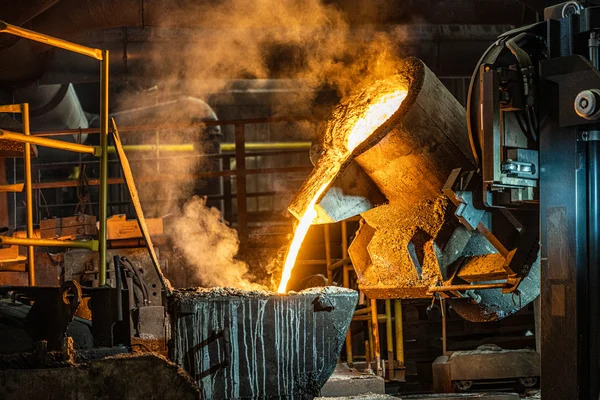 Molten iron pour at LAVAS Foundries